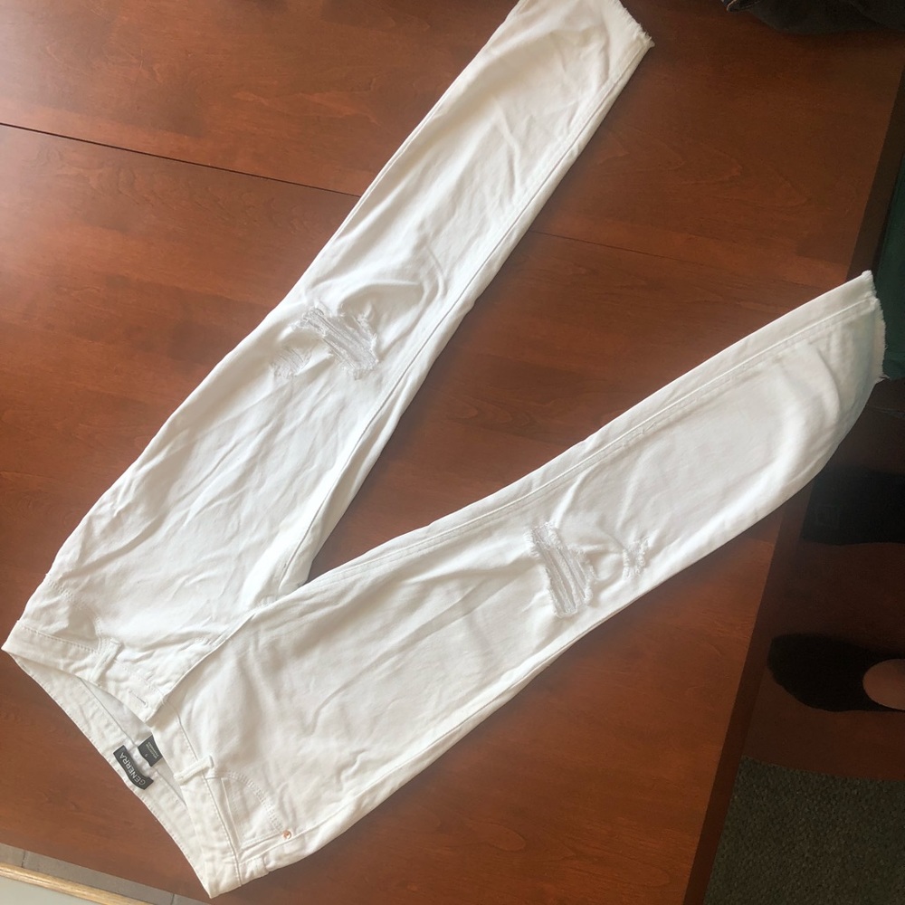White Skinny Jeans - ripped knees